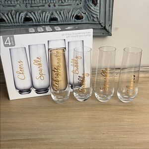 Set of 4 Stemless Flutes with Gold Sayings